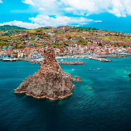 Il Balcone Sul Borgo * Aci Castello